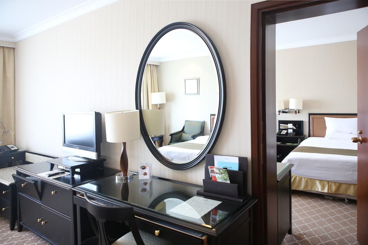 Okura Garden Hotel Шанхай Екстериор снимка